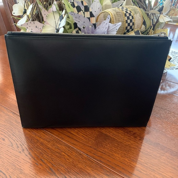 YSL Monogram tablet holder unisex - Black
With Certificate of Authenticity - Picture 4 of 6